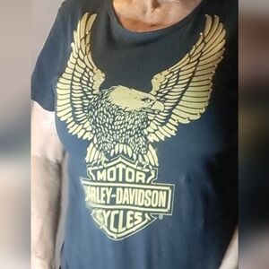 Harley-Davidson LIKE NEW!! Black Tee with Golden Eagle & Gold Studs